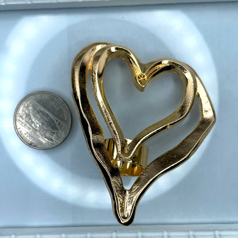 New ~ Heart Oversized ring - Picture 3 of 6